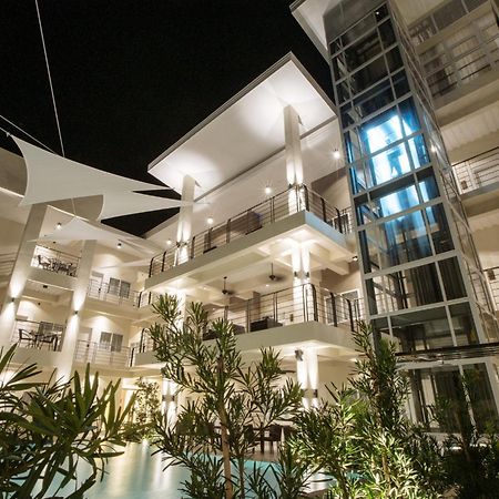 Rovira Suites Dumaguete City Экстерьер фото