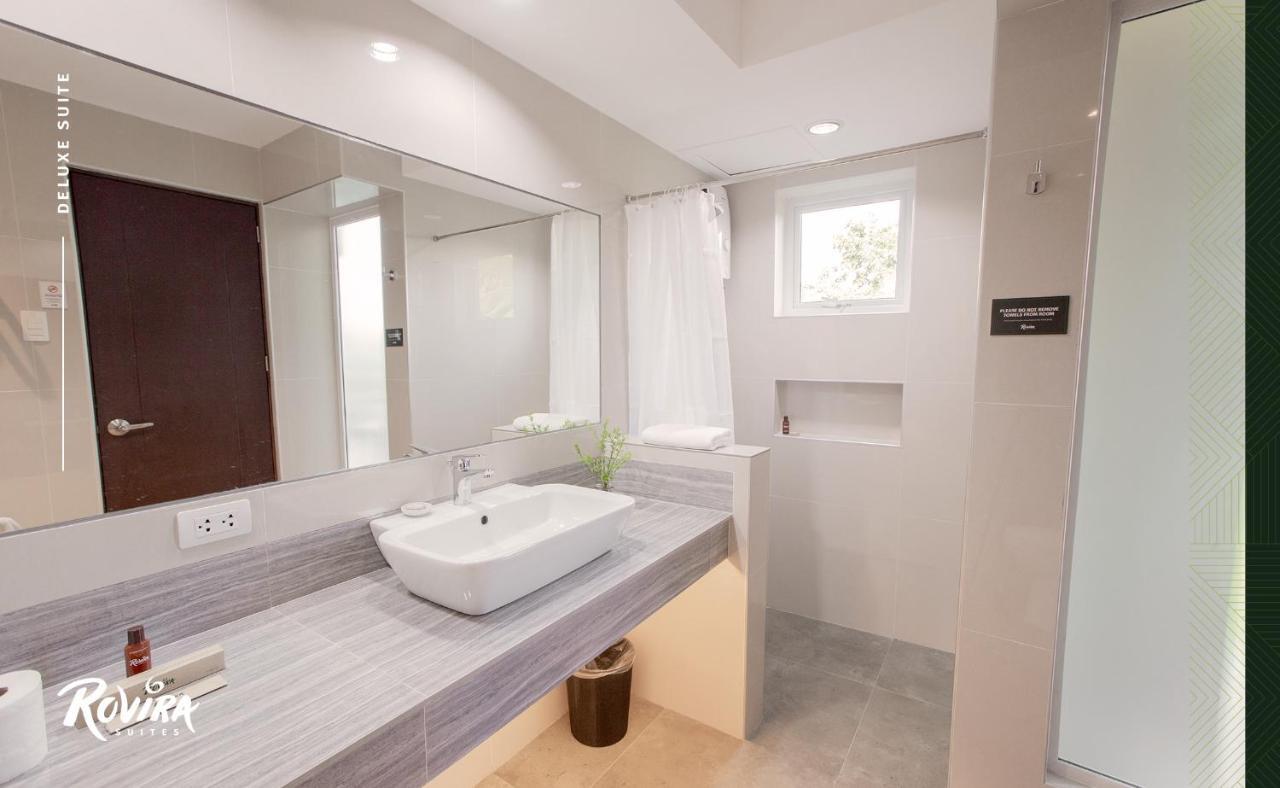 Rovira Suites Dumaguete City Экстерьер фото