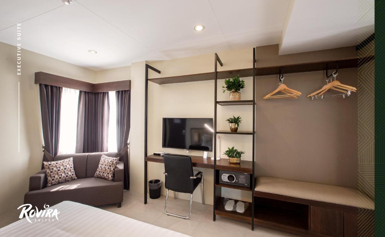 Rovira Suites Dumaguete City Экстерьер фото